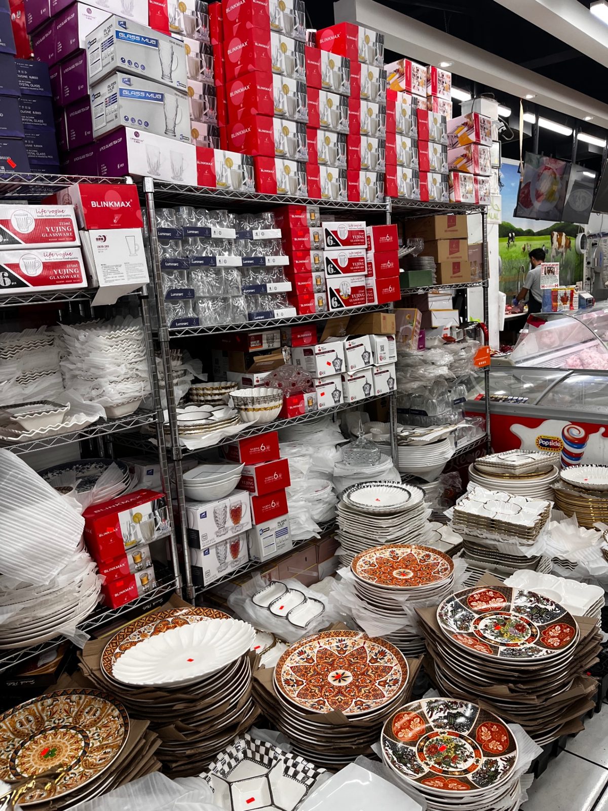 Boxed glassware, plates and decorative dishware
